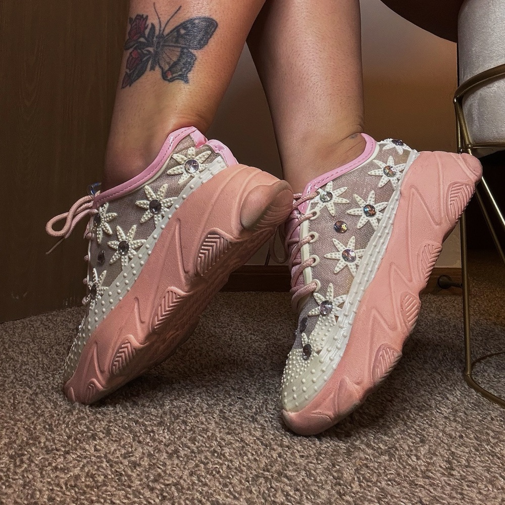 Elegant Floral Pink Women's Sneakers